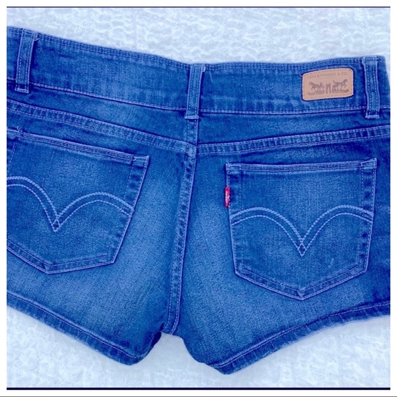 Jr 7 Waist 30” LEVIS ‘Shorty Short’ Jean Cutoff Hem Shorts - Picture 14 of 16
